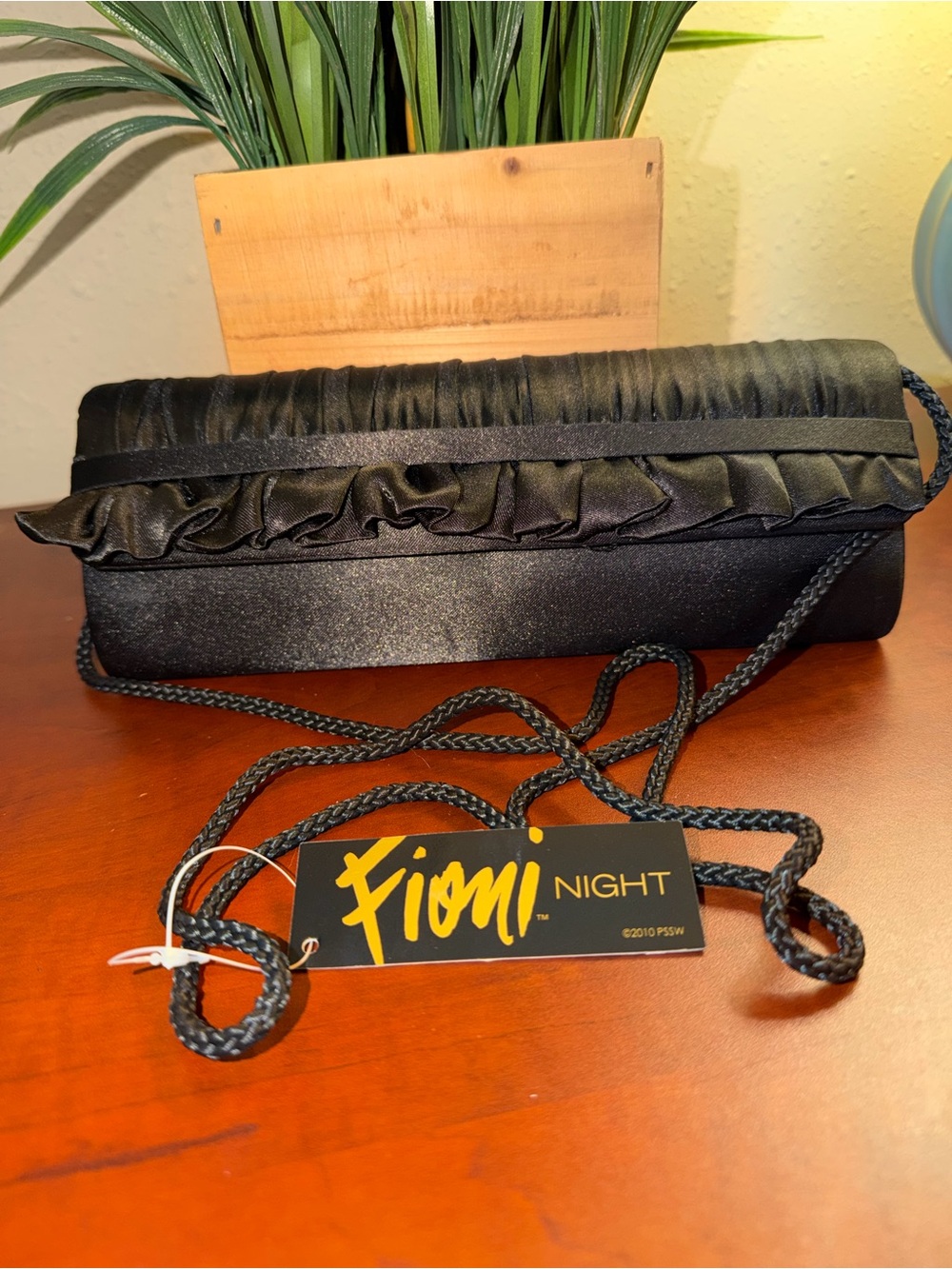 FIONI Clothing Black Satin Ruffle Evening Wristlet